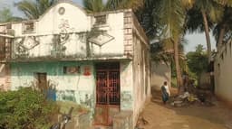 ஆட்சியர் அலுவலகத்தில் தீக்குளித்த தம்பதியரில் பெண் உயிரிழப்பு