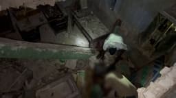 வீட்டின் மேற்கூரை இடிந்து விழுந்ததால் இடிபாடுகளில் சிக்கிய 93 வயது மூதாட்டி.. உணவு, குடிநீர் இல்லாமல் 3 நாட்களாக தவித்து வந்த மூதாட்டி மீட்பு