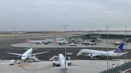 விமான நிலையங்களுக்கான கட்டுப்பாடுகளை நீக்கிய FAA..! பணியாளர் பற்றாக்குறையால் குறைக்கப்பட்ட விமான இயக்கம்..