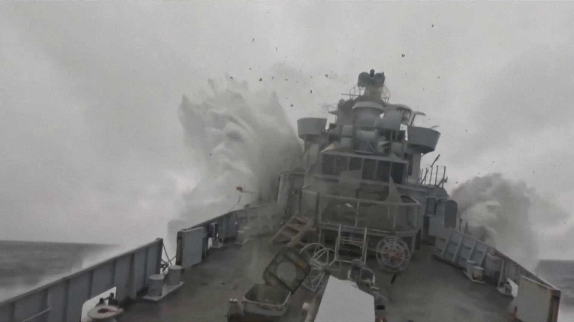 நார்வே கடல் பகுதியில் நேட்டோ கூட்டுப் படை பயிற்சி.. போர்க் கப்பலை தாக்கி அழித்த டார்பிடோ நீர் ஏவுகணை