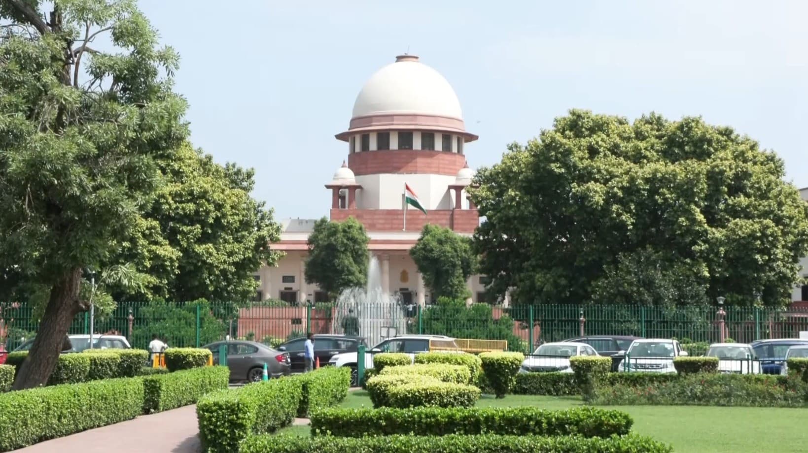 ''மசோதா மீது முடிவெடுக்க ஜனாதிபதி, ஆளுநருக்கு காலக்கெடு நிர்ணயிக்க முடியாது'' - உச்சநீதிமன்றத்தின் அரசியல் சாசன அமர்வு பரபரப்பு தீர்ப்பு