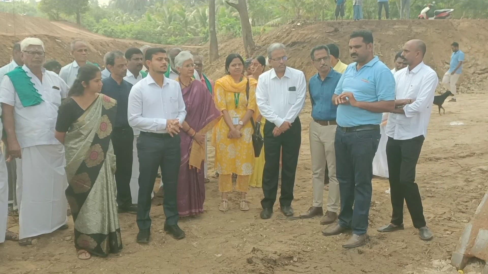 தொண்டாமுத்தூர் அணைக்கட்டுகளைத் தூர்வாரி புனரமைக்கும் பணி துவக்கம்