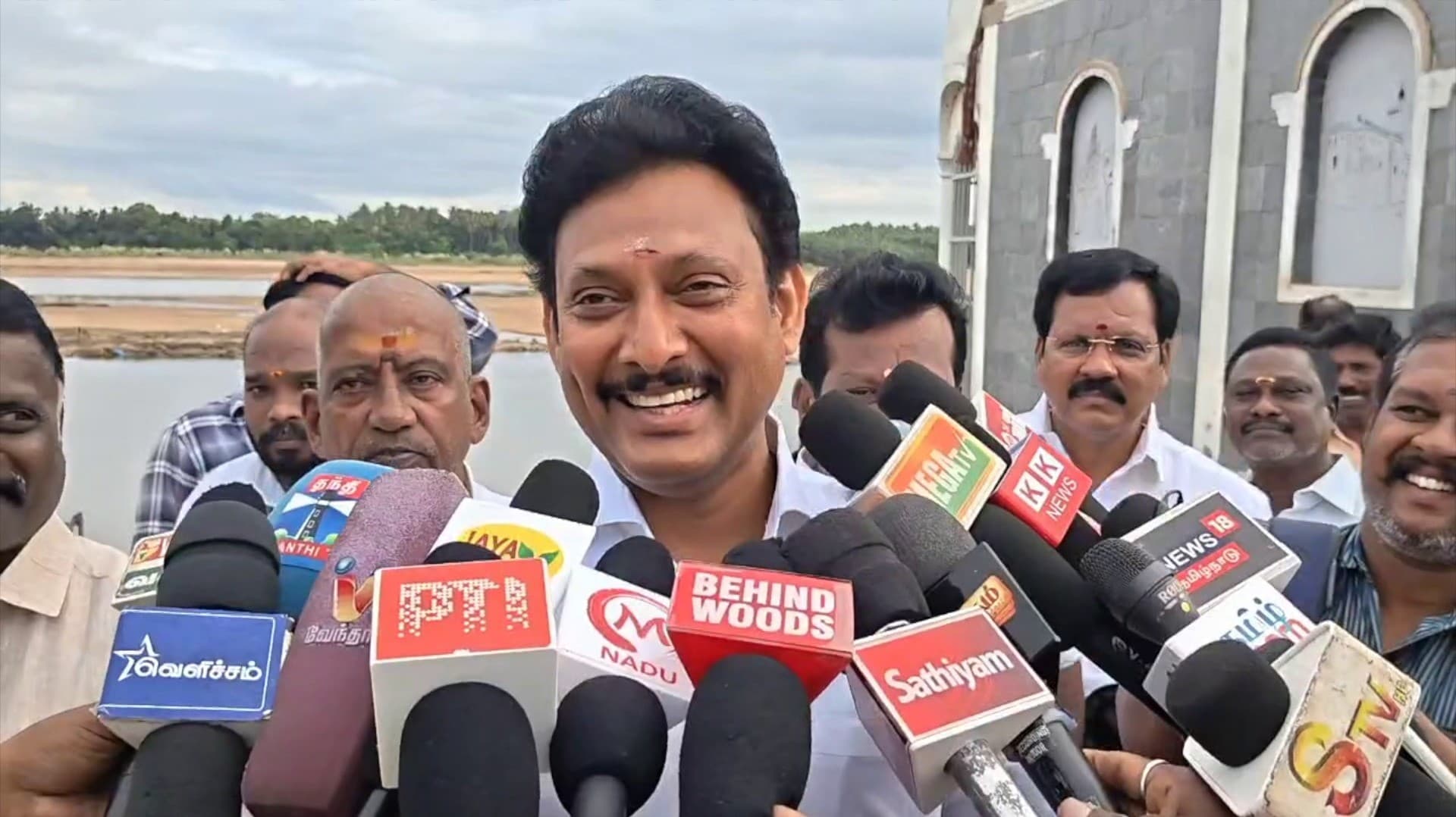 தி.மு.க. கூட்டணி 10 கட்சி கூட்டணியல்ல ,10 ஆண்டுகால கூட்டணி - அமைச்சர் அன்பில் மகேஸ் பதில்