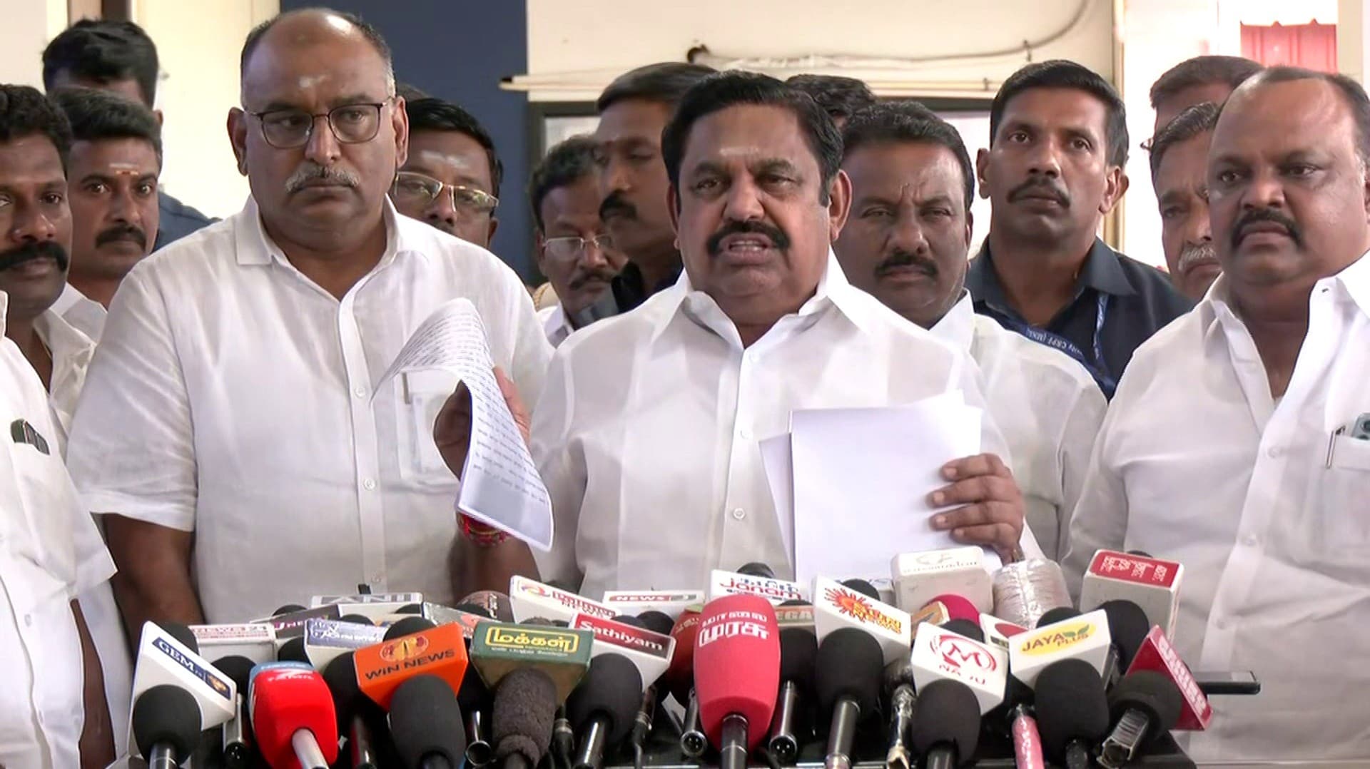 டெல்டா விவசாயிகளை தாம் நேரில் சென்று சந்தித்து நிலையில் முதலமைச்சர் ஏன் நேரில் செல்லவில்லை? - எடப்பாடி பழனிசாமி கேள்வி