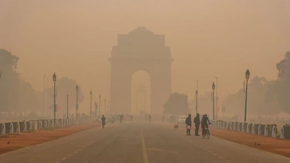 டெல்லியில் காற்று மாசு அதிகரிப்பு - 50 சதவீத ஊழியர்களுடன் செயல்பட அரசு, தனியார் நிறுவனங்களுக்கு உத்தரவு