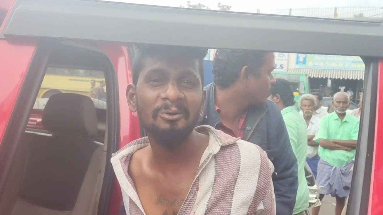 ஈரோட்டில் பேருந்தில் ஏறி கஞ்சா போதை ஆசாமி மிரட்டல் - அட்ராசிட்டி