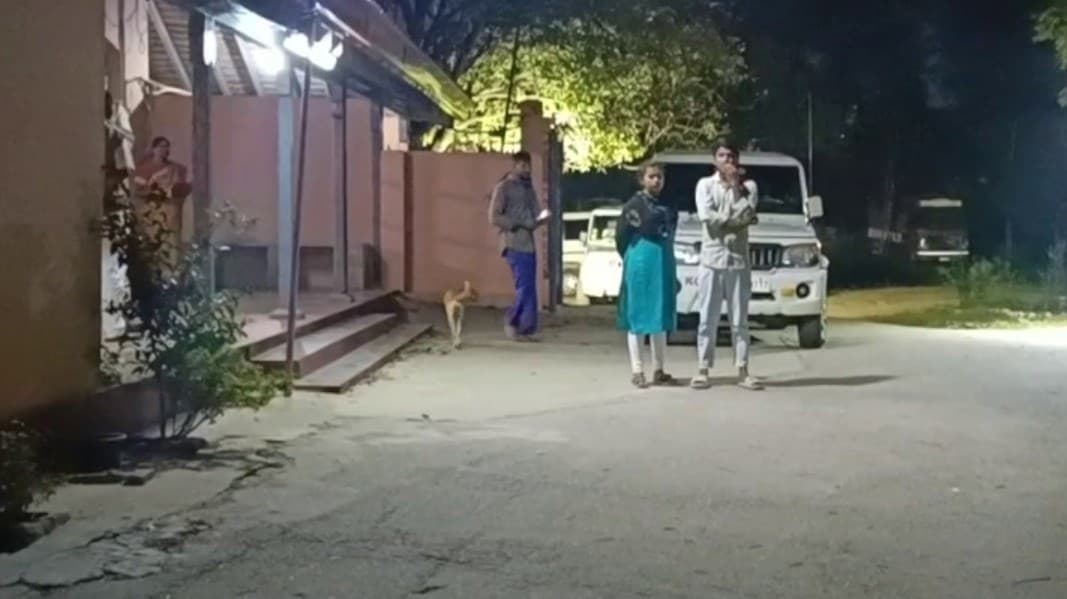 சாதி மறுப்பு திருமணம் செய்த காதல் ஜோடி டி.எஸ்.பி. அலுவலகத்தில் தஞ்சம்