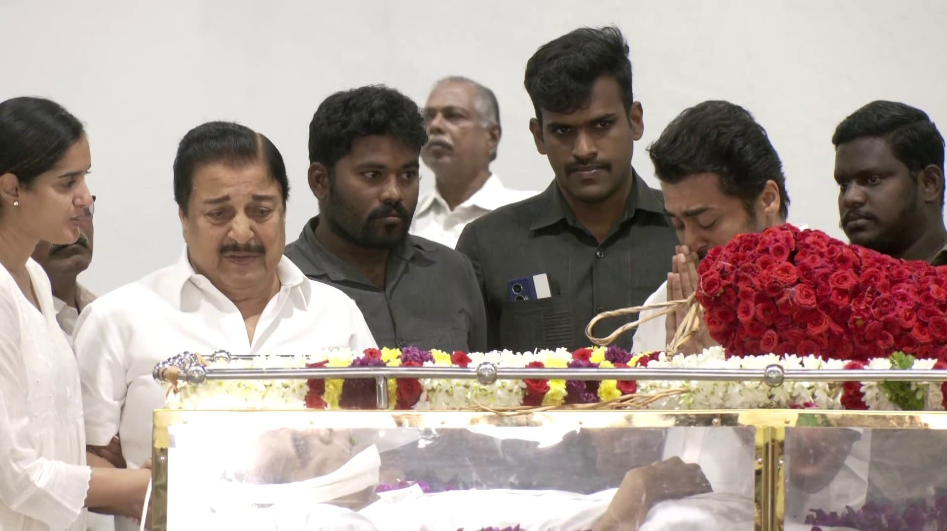 பிரபல சினிமா தயாரிப்பாளர் ஏ.வி.எம். சரவணன் காலமானார்.. திரையுலகத்தினர் அஞ்சலி..!