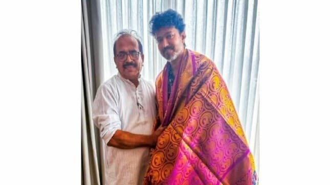 விஜய் முன்னிலையில் தவெகவில் இணைந்தார் நாஞ்சில் சம்பத்