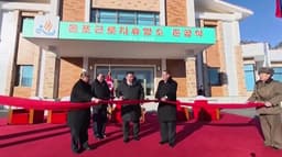 தொழிலாளர் விடுதியை திறந்து வைத்த வட கொரியா அதிபர் கிம் ஜாங் உன்