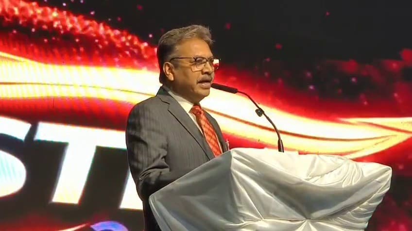 கல்வியே வாழ்க்கையின் வலிமையான ஆயுதம் - உயர் நீதிமன்ற நீதிபதி