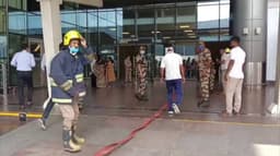 சென்னை விமான நிலையத்தில் திடீர் தீ விபத்து.. அலறி அடித்து ஓடிய பயணிகள்..