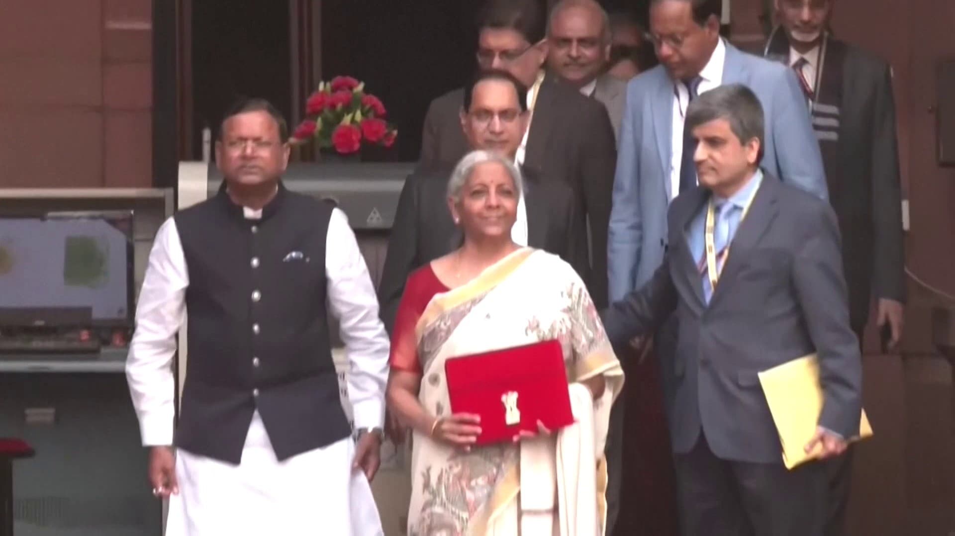 9-வது முறையாக பட்ஜெட்டை தாக்கல் செய்கிறார் நிர்மலா சீதாராமன்