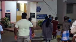 தெரு நாய் கடித்து 3குழந்தைகள் உட்பட 12 பேர் மருத்துவமனையில் அனுமதி