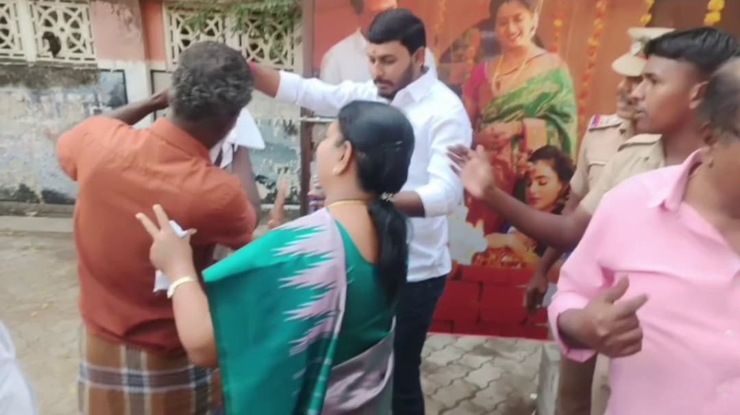 சாலை விபத்தில் தலையில் காயமடைந்த பள்ளி மாணவன் மீட்பு  மருத்துவமனைக்கு அனுப்பி வைத்த அமைச்சர் கீதா ஜீவன்