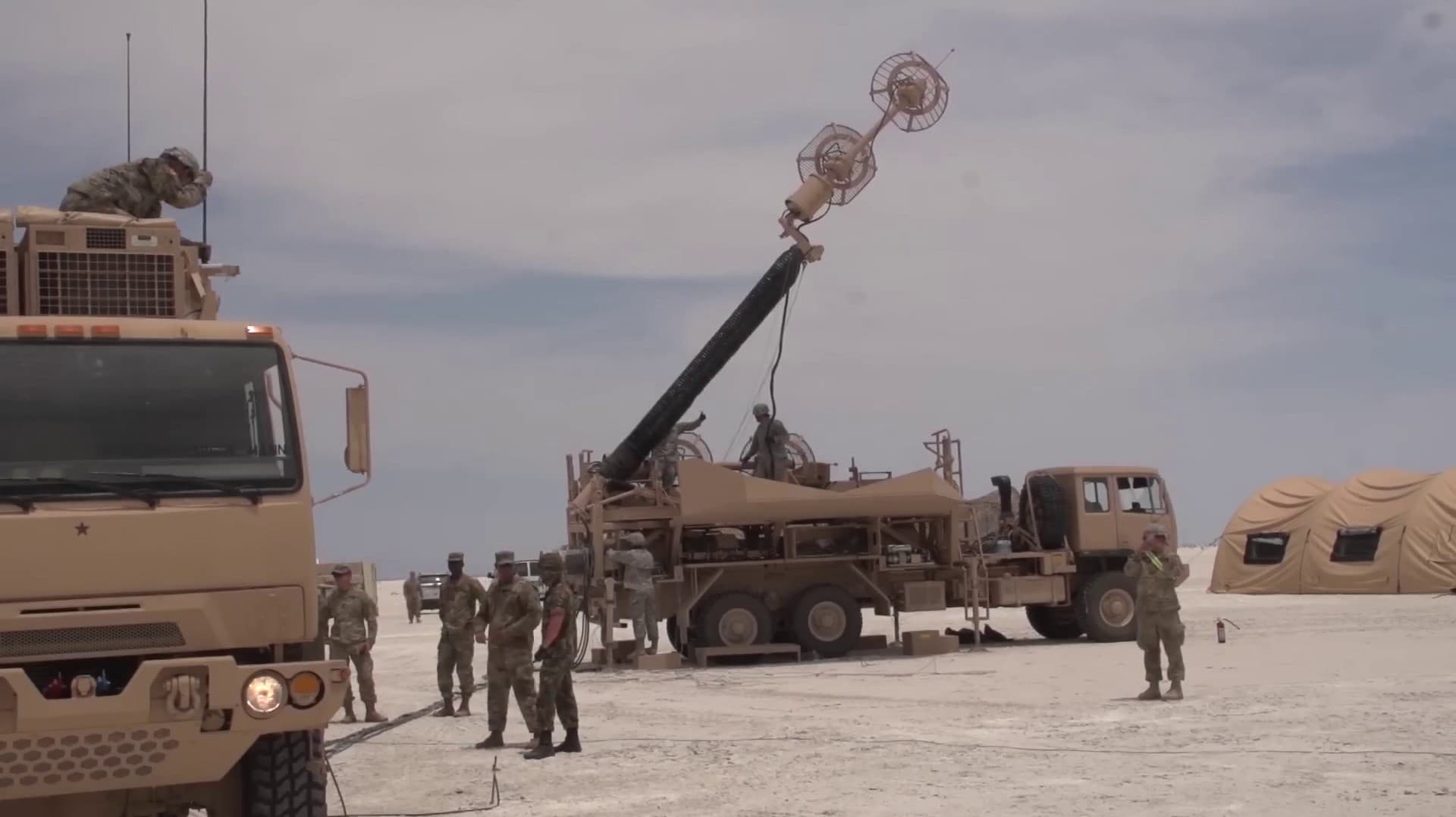 இஸ்ரேல் மற்றும் சவுதி அரேபியாவுக்கு ஆயுதங்களை விற்கும் அமெரிக்கா