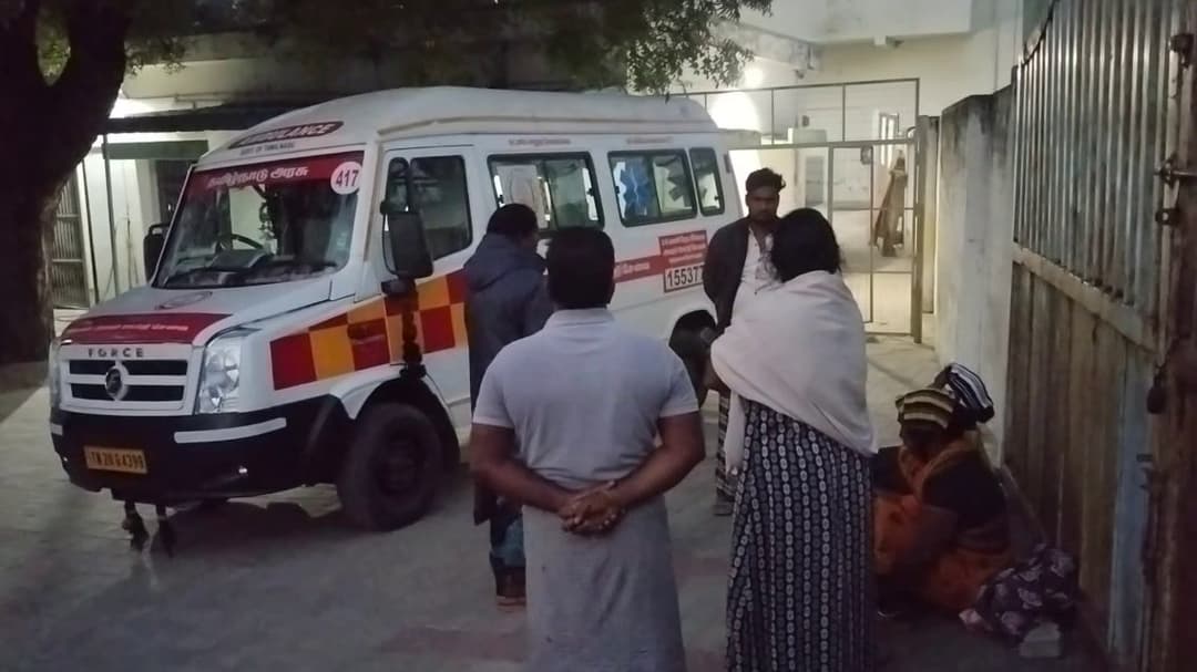 சமயபுரம் மாரியம்மன் கோவிலுக்கு பாதயாத்திரை சென்றவர்கள் மீது கார் மோதல்... நிகழ்விடத்திலேயே 4 பெண்கள் உயிரிழப்பு