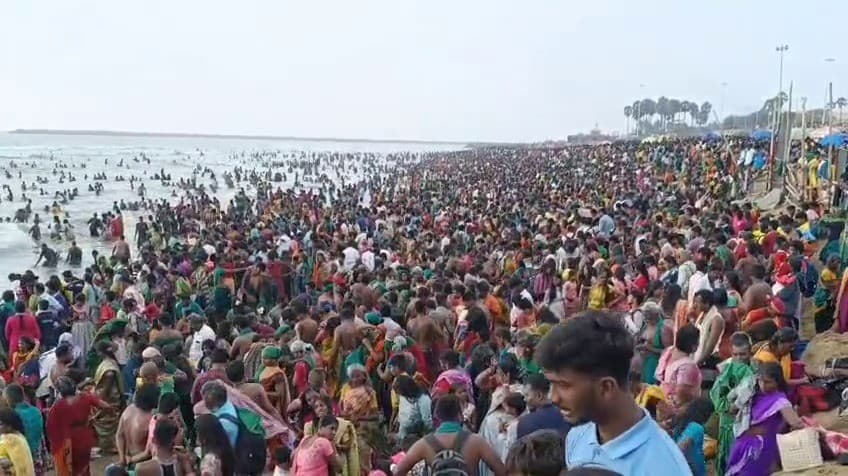 தைப்பூசத்தை முன்னிட்டு முருகனின் அறுபடை வீடுகளில் குவிந்த பக்தர்கள்