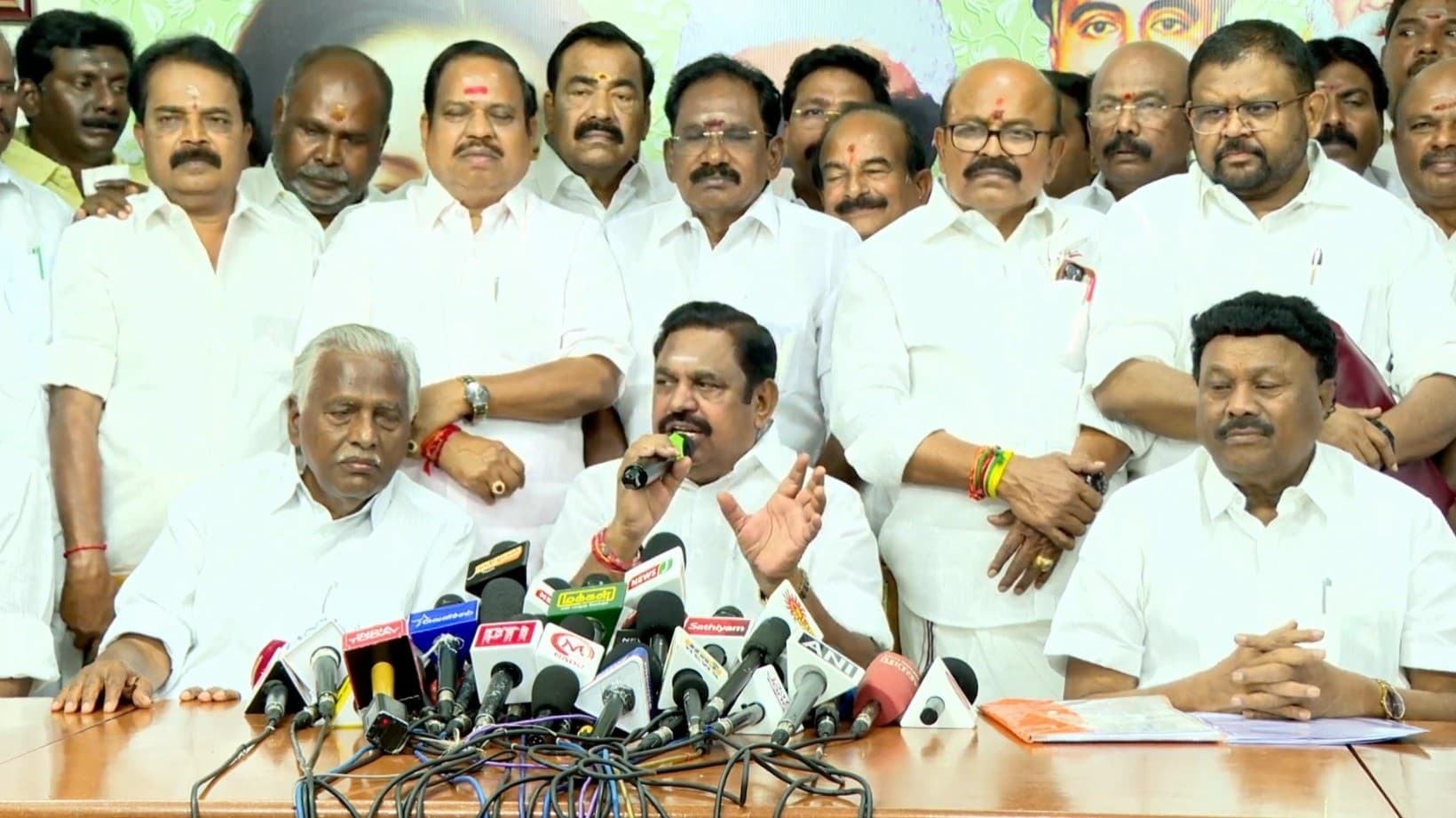 "மத்திய அரசிடம் இணக்கமாக பேசி தமிழகத்திற்கு தி.மு.க அரசு திட்டங்களை பெறவில்லை" - இ.பி.எஸ் குற்றச்சாட்டு