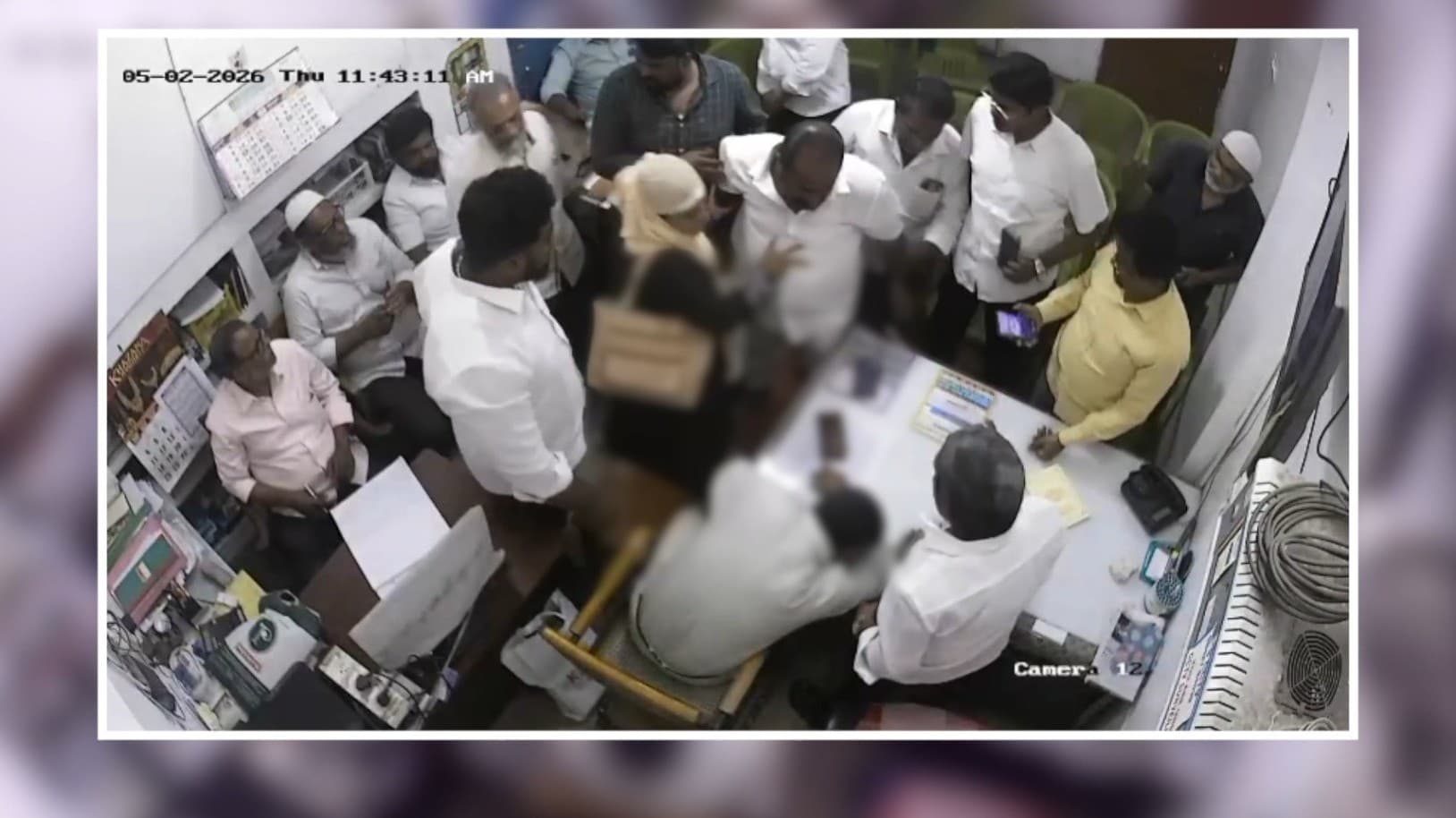 திருமண மண்டப செயலாளரை கொடூரமாக தாக்கிய தி.மு.க பகுதிசெயலாளர்.!