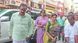 மதுரையில் குடும்பத்தோடு ஆன்மிக பயணம் செய்த அன்புமணி