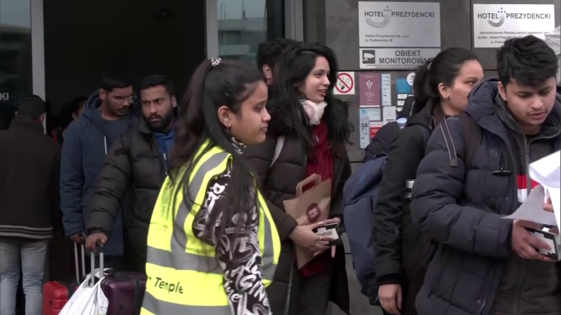 வெளிநாடு செல்லும் இந்திய மாணவர்கள் எண்ணிக்கை 31% சரிவு