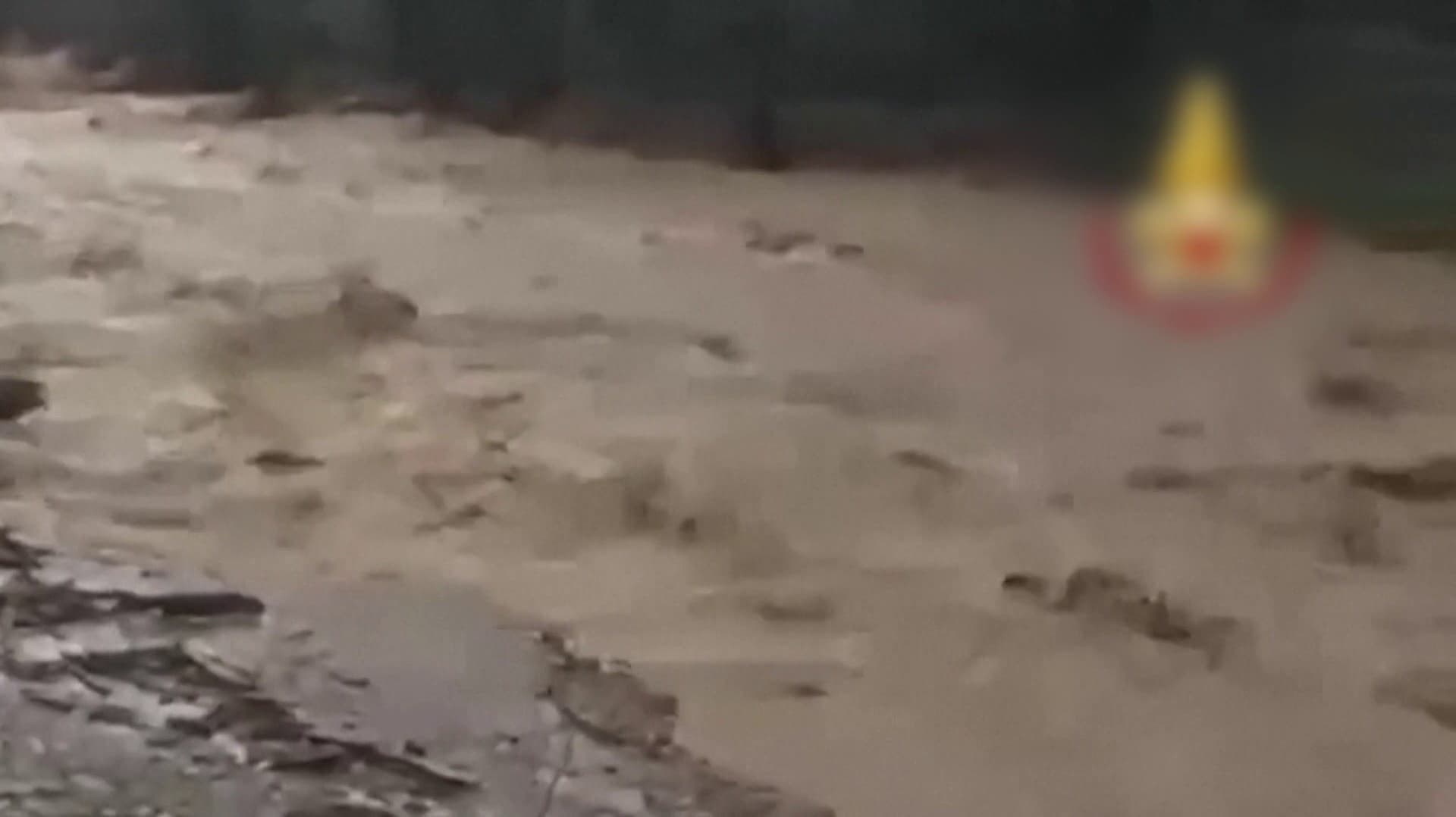 தொடரும் மழையால் இத்தாலியில் வெள்ளப்பெருக்கு