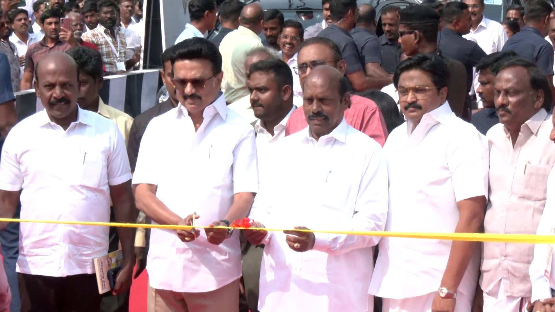 மத்திய கைலாஷ் சந்திப்பில் 'L' வடிவ பாலம் திறப்பு