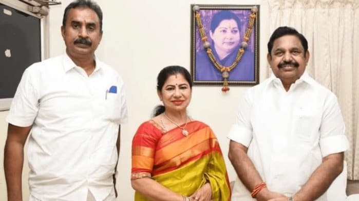 அதிமுகவில் இணைந்தார் ஆதவ் அர்ஜூனா மாமியார்