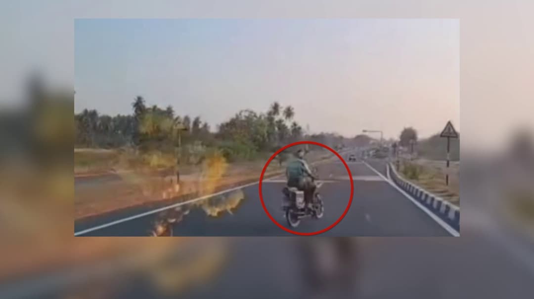 இருசக்கர வாகனம் மீது கார் மோதி 75 வயது முதியவர் உயிரிழப்பு.