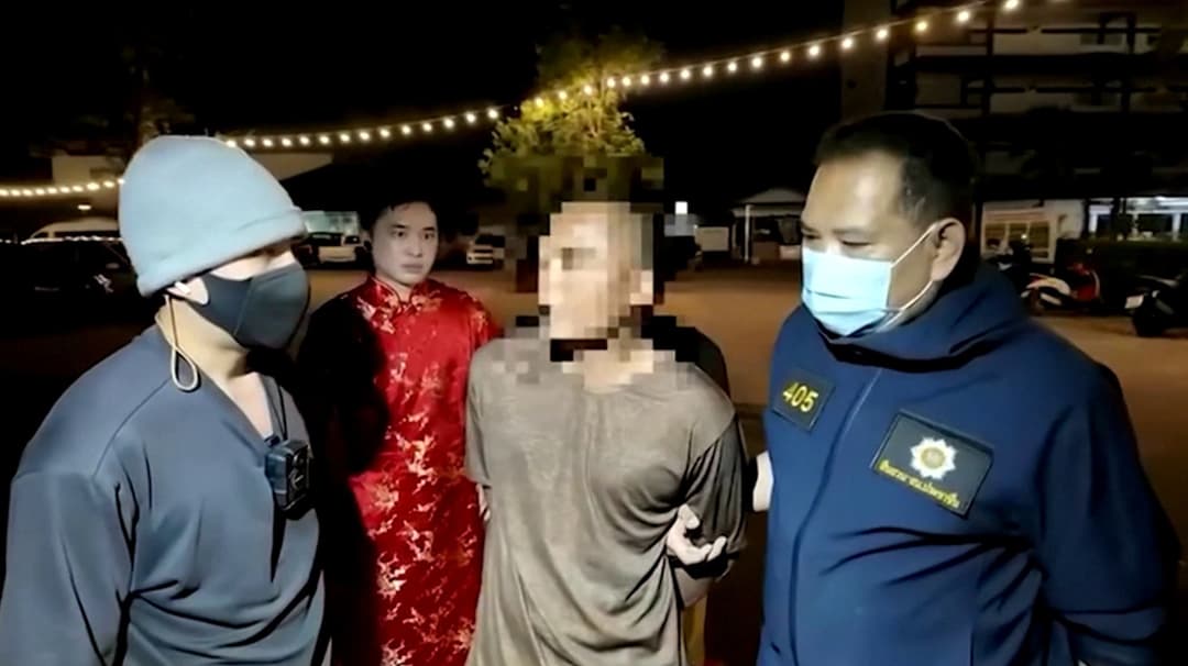 மாறுவேடத்தில் மறைந்திருந்து கொள்ளையனை பிடித்த போலீசார்