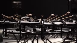 இசைக்கருவிகளாக மறுஉருவாக்கம் செய்யப்பட்ட ஆயுதங்கள்