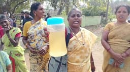 கலங்கலான குடிநீர் விநியோகம் - கிராம மக்கள் சாலை மறியல்