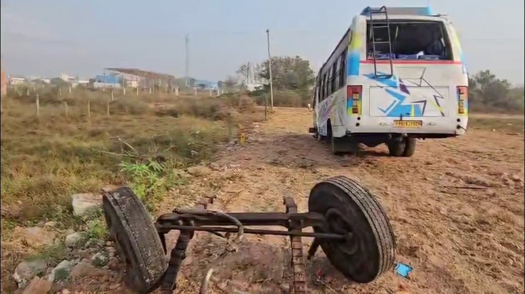 கட்டுப்பாட்டை இழந்த பேருந்து கவிழ்ந்து விபத்து - பெண் பலி