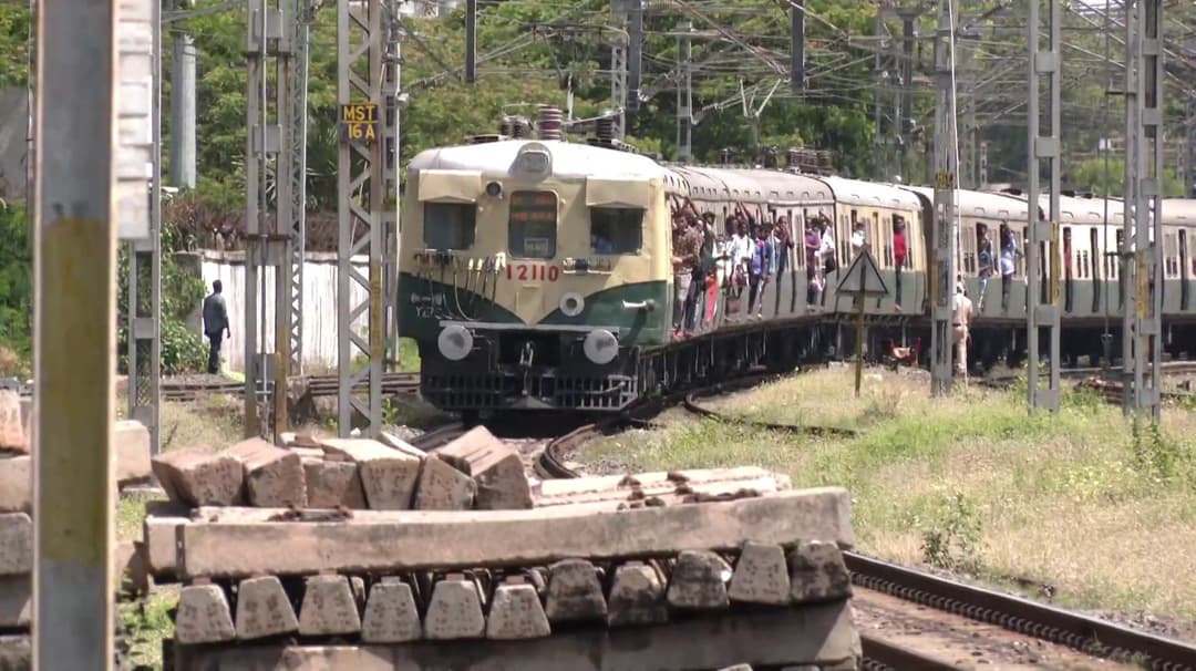 கடற்கரை - செங்கல்பட்டு மார்க்கத்தில் ரயில் சேவைகள் குறைப்பு