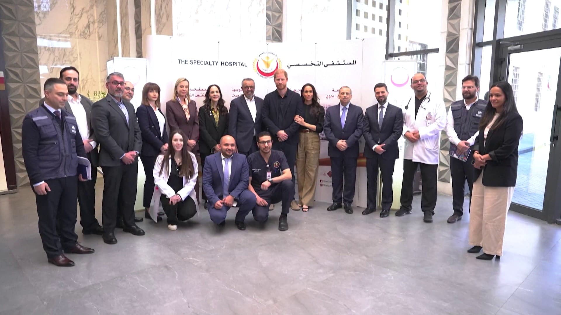 பிரிட்டன் இளவரசர் ஹாரி, மனைவியுடன் ஜோர்டானில் சுற்றுப்பயணம்