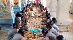 பள்ளி மாணவிகள் மூலம் எண்ணப்பட்ட உண்டியல் காணிக்கை