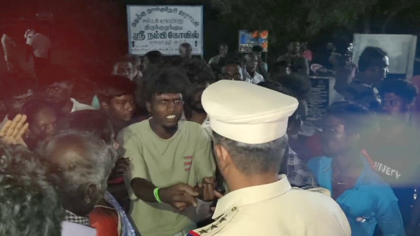 நாங்குநேரியில் பயங்கரம் ! கண்ணில் பட்டவர்களை வெட்டி வீசிய போதை கும்பல்.. இருவர் தலை சிதைத்து கொலை