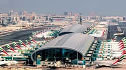 போரால் வெறிச்சோடியது துபாய் சர்வதேச விமான நிலையம்