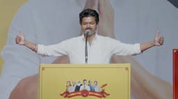 த.வெ.க-வின் தேர்தல் வாக்குறுதிகள்.. அனல் பறக்க அறிவித்தார் விஜய்..!