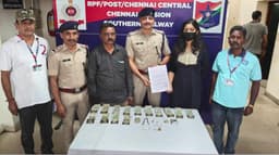 3 ரயில் பயணிகளிடமிருந்து ரூ.37.54 லட்சம் ரொக்கம், தங்கம், வெள்ளி பறிமுதல்