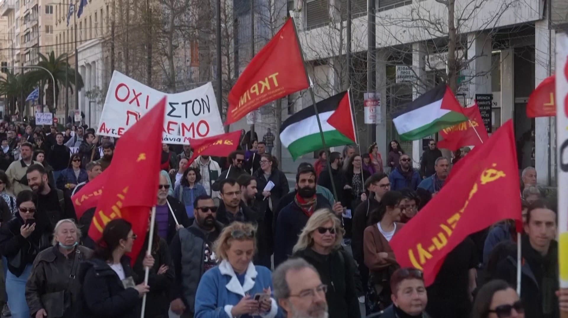 சர்வதேச மகளிர் தின பேரணியில் போருக்கு எதிராக குரல்