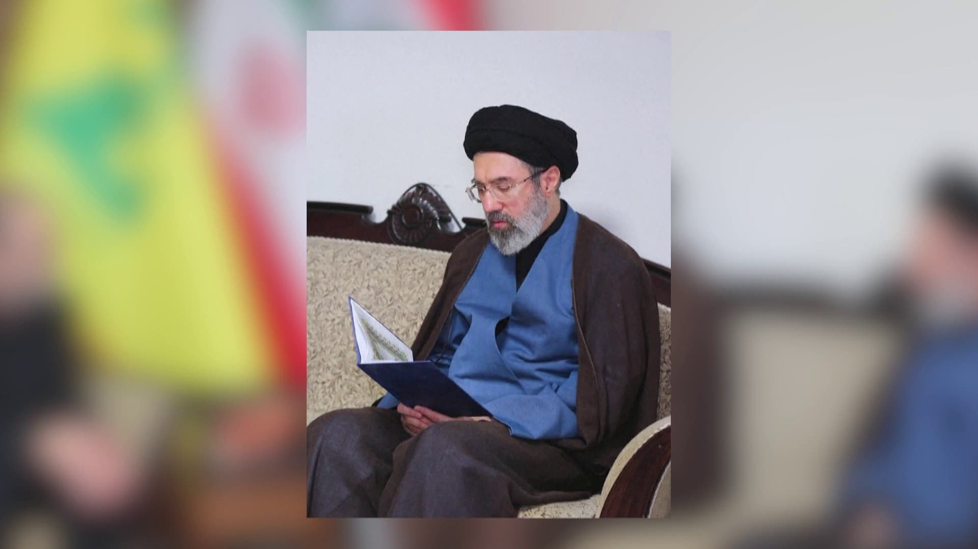 ஈரானின் புதிய உச்சத் தலைவராக மொஜ்தபா கமேனி தேர்வு