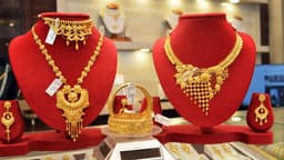 தங்கம் விலை சவரனுக்கு ரூ.800 குறைந்தது