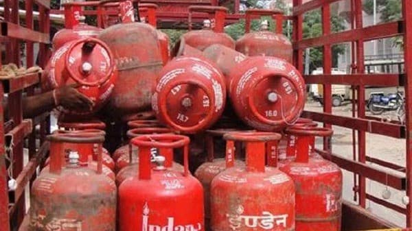 தமிழகத்தில் அடுத்த 20 நாட்களுக்கு தேவையான வீட்டுப் பயன்பாட்டு சமையல் கேஸ் சிலிண்டர் கையிருப்பு உள்ளது - தமிழக அரசு