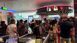 துபாய் விமான நிலையத்தில் பயணிகள் பீதி