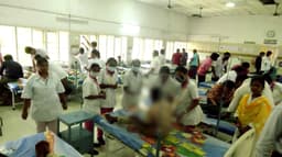 சத்துணவு சாப்பிட்ட மாணவர்கள் மயங்கிய விவகாரம் - ஊழியர்கள் சஸ்பெண்ட்