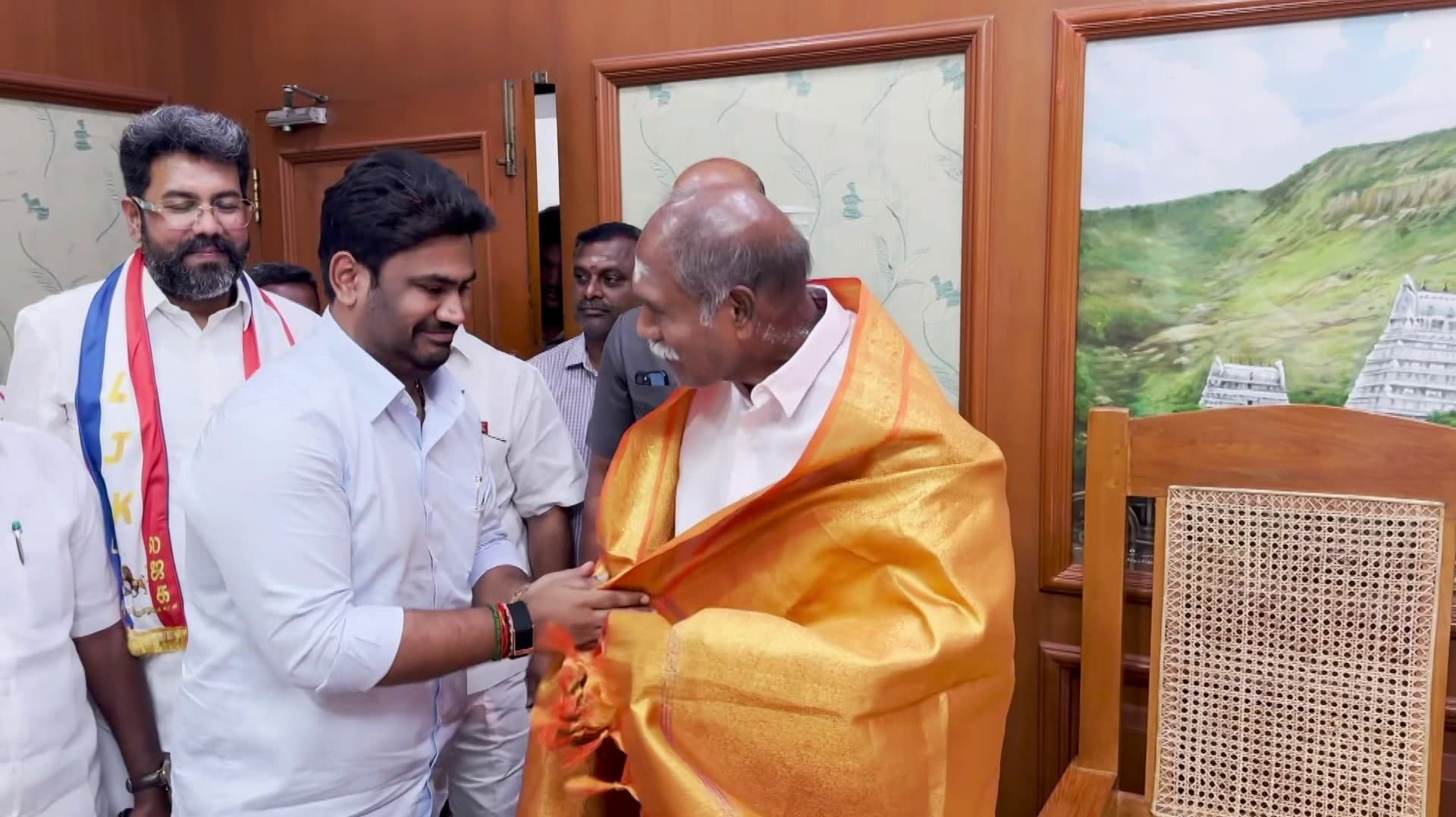 தே.ஜ.கூட்டணியில் த.வெ.க., சார்லஸ் மார்ட்டின் கட்சி?