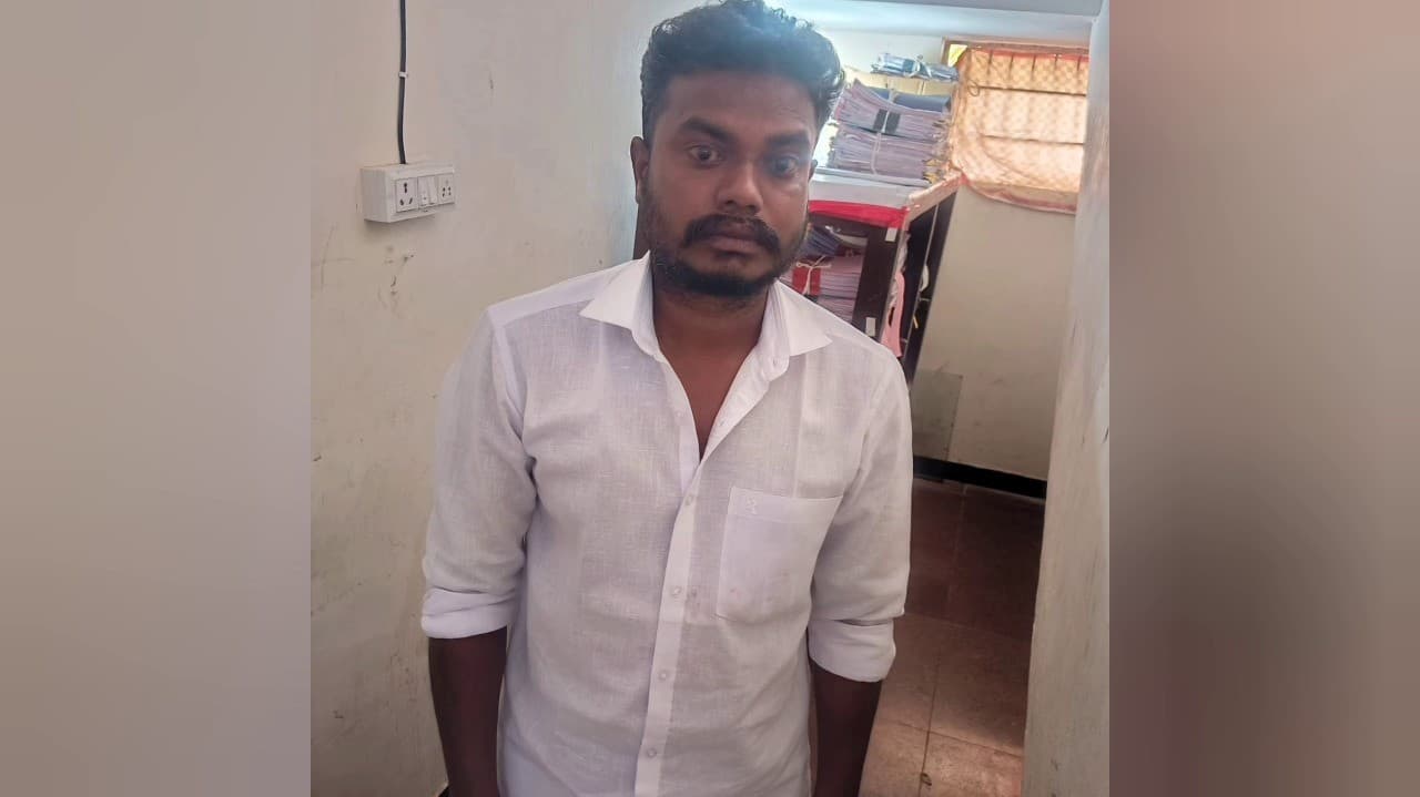 12 வயது சிறுமிக்கு பாலியல் வன்கொடுமை - வங்கி மேலாளர் கைது.! புதுக்கோட்டையில் அதிர்ச்சி